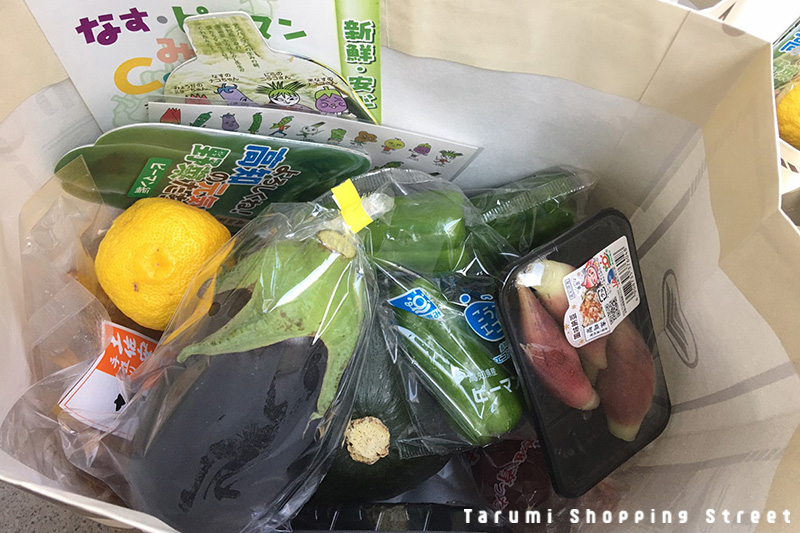 この野菜の詰め合わせはこれから行われる仮装コンテストの5～8位の商品！