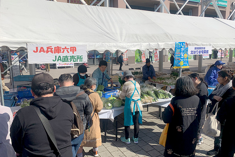 毎年恒例、野菜直売の様子